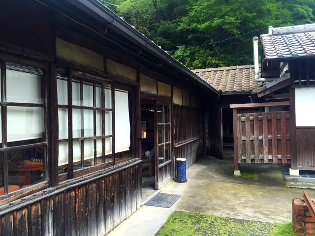 古い家へのエアコン電気工事