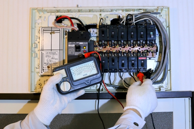 電気工事業者によるブレーカー工事